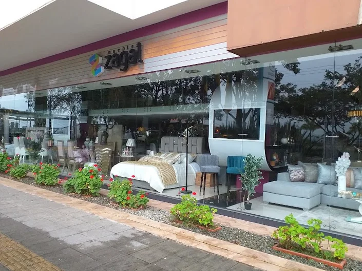 Centro Comercial Plaza Flora