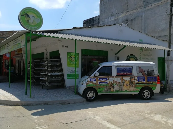 El Corral, almacén y clinica veterinaria