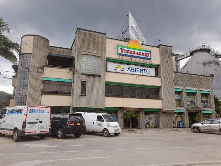 Tierragro Itagüí |Tienda de mascotas y supermercado agropecuario